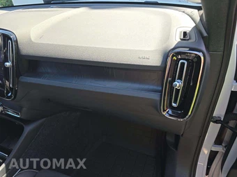 2024 Volvo C40 Recharge P8 Ultimate - miniatura 17