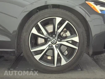 2024 Volvo S60 B5 Core Dark – miniatura 10