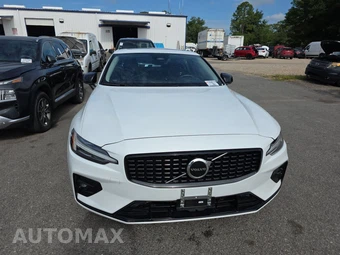 2024 Volvo S60 B5 Core Dark – miniatura 2
