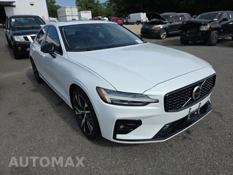 2024 Volvo S60 B5 Core Dark – miniatura 3