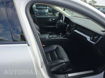 2024 Volvo S60 B5 Core Dark – miniatura 8