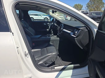 2024 Volvo S60 B5 Core Dark – miniatura 8