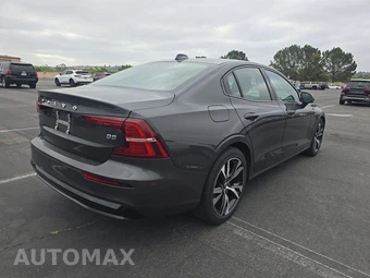 2024 Volvo S60 B5 Core Dark – miniatura 4