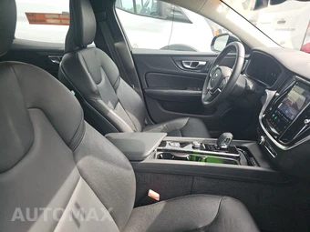 2024 Volvo S60 B5 Core Dark – miniatura 13