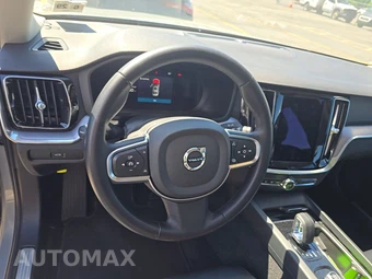 2024 Volvo S60 B5 Core Dark – miniatura 10