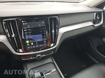 2024 Volvo S60 B5 Core Dark – miniatura 17