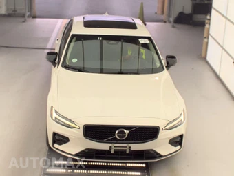 2024 Volvo S60 B5 Core Dark – miniatura 2