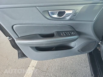 2024 Volvo S60 B5 Core Dark - miniatura 9