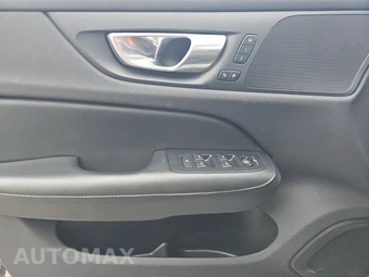 2024 Volvo S60 B5 Core Dark – miniatura 15
