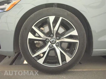 2024 Volvo S60 B5 Core Dark – miniatura 9