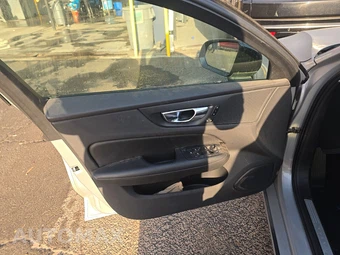 2024 Volvo S60 B5 Core Dark - miniatura 9