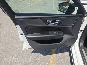 2024 Volvo S60 B5 Core Dark – miniatura 14