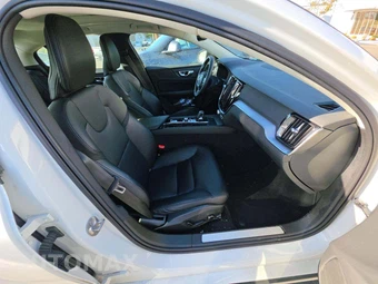 2024 Volvo S60 B5 Core Dark – miniatura 18