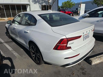 2024 Volvo S60 B5 Core Dark – miniatura 2