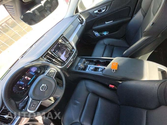 2024 Volvo S60 B5 Core Dark – miniatura 8