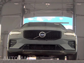 2024 Volvo S60 B5 Core Dark – miniatura 3