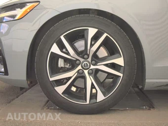 2024 Volvo S60 B5 Core Dark – miniatura 9