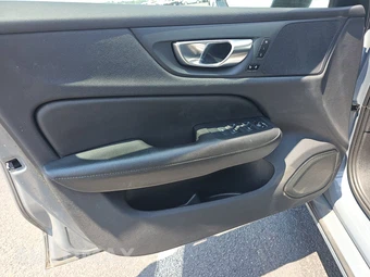 2024 Volvo S60 B5 Core Dark - miniatura 15