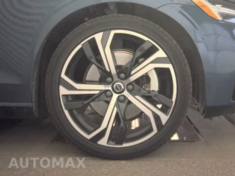 2024 Volvo S60 B5 Core Dark – miniatura 10