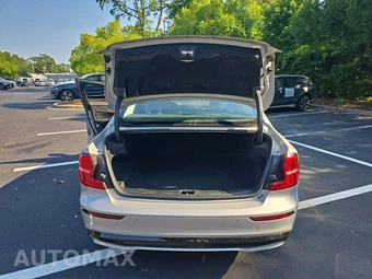 2024 Volvo S60 B5 Core Dark – miniatura 11