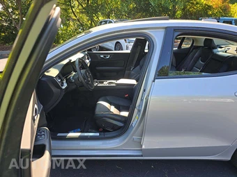 2024 Volvo S60 B5 Core Dark – miniatura 3