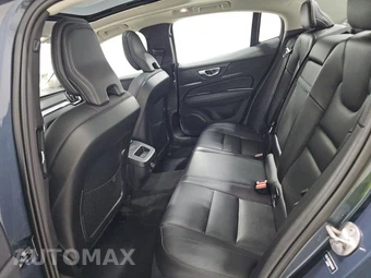 2024 Volvo S60 B5 Core Dark – miniatura 13