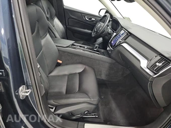 2024 Volvo S60 B5 Core Dark – miniatura 8