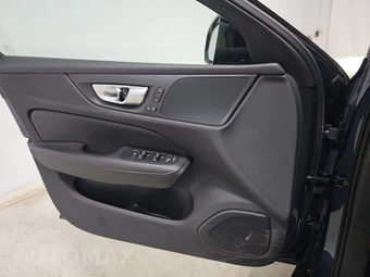 2024 Volvo S60 B5 Core Dark – miniatura 9