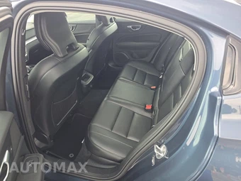 2024 Volvo S60 B5 Core Dark – miniatura 13