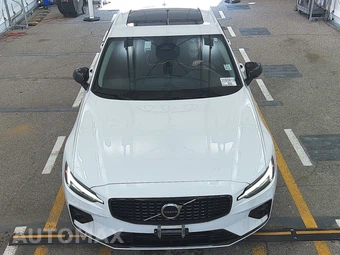 2024 Volvo S60 B5 Core Dark - miniatura 2
