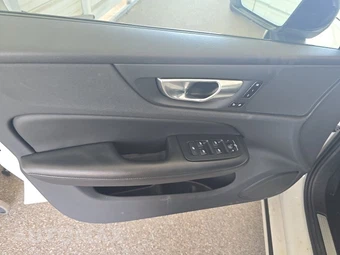 2024 Volvo S60 B5 Core Dark - miniatura 9