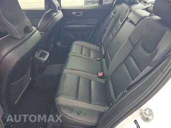 2024 Volvo S60 B5 Plus Black Edition – miniatura 13