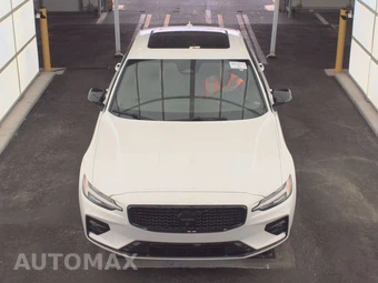 2024 Volvo S60 B5 Plus Black Edition – miniatura 2
