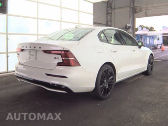 2024 Volvo S60 B5 Plus Black Edition – miniatura 4