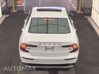 2024 Volvo S60 B5 Plus Black Edition – miniatura 5