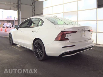 2024 Volvo S60 B5 Plus Black Edition – miniatura 6