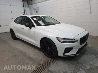 2024 Volvo S60 B5 Plus Black Edition – miniatura 3
