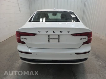 2024 Volvo S60 B5 Plus Black Edition – miniatura 5