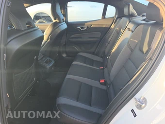 2024 Volvo S60 B5 Plus Black Edition - miniatura 13