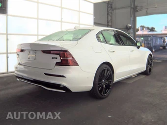 2024 Volvo S60 B5 Plus Black Edition - miniatura 4