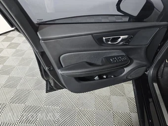 2024 Volvo S60 B5 Plus Black Edition - miniatura 9