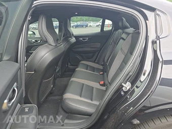 2024 Volvo S60 B5 Plus Black Edition – miniatura 13