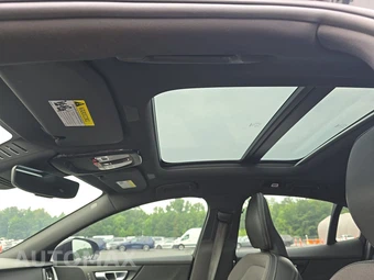 2024 Volvo S60 B5 Plus Black Edition – miniatura 19