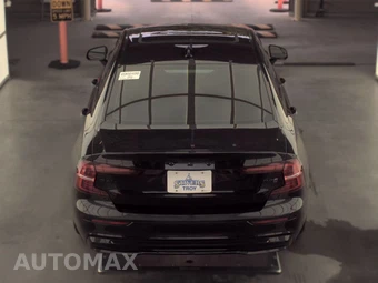 2024 Volvo S60 B5 Plus Black Edition – miniatura 5