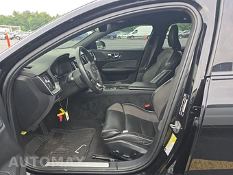 2024 Volvo S60 B5 Plus Black Edition – miniatura 7