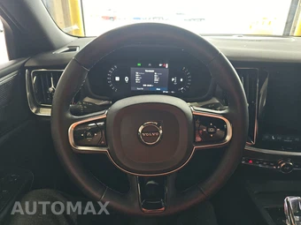 2024 Volvo S60 B5 Plus Black Edition – miniatura 10