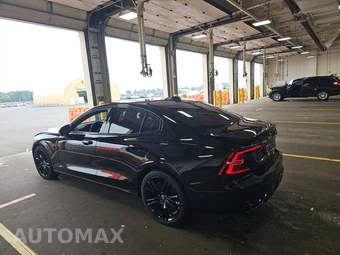 2024 Volvo S60 B5 Plus Black Edition – miniatura 6