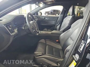 2024 Volvo S60 B5 Plus Black Edition – miniatura 7