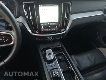 2024 Volvo S60 B5 Plus Black Edition – miniatura 11