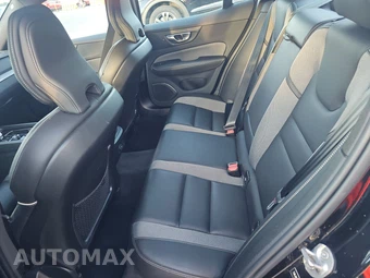 2024 Volvo S60 B5 Plus Black Edition – miniatura 13